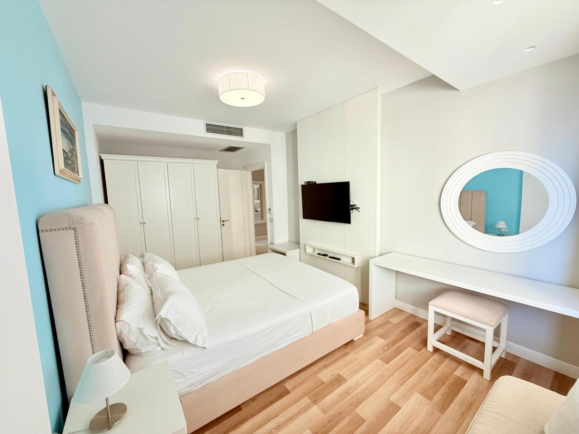 Limani Deluxe * Sarandë